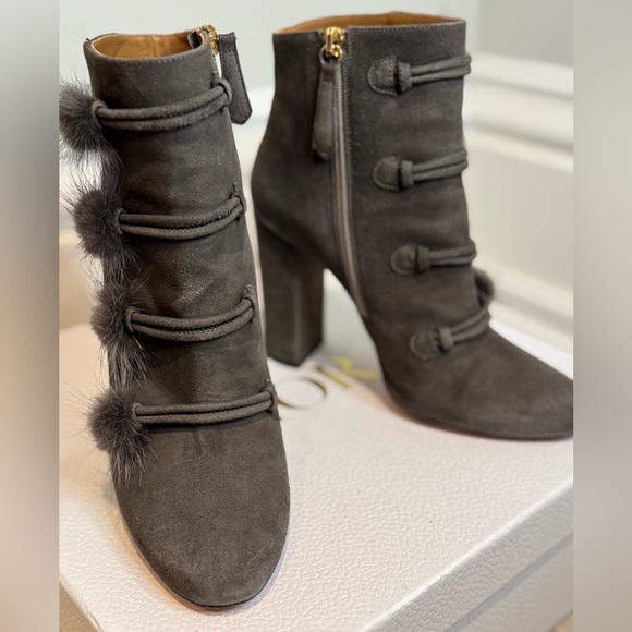 Who says Winter Boots Are Ugly?? NOT THESE! Aquazzura Grey Suede With Fur Boots - Picture 6 of 7